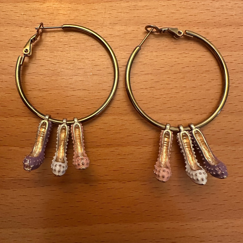 Elegant Gold Hoop Earrings with Multicolor High-Heel Charms